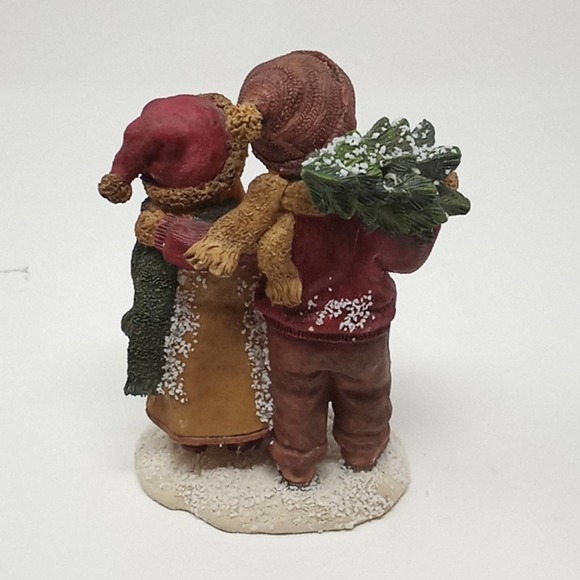 Home Interiors # 56043-03 The Little Christmas Figurine 2003 - Picture 3 of 14